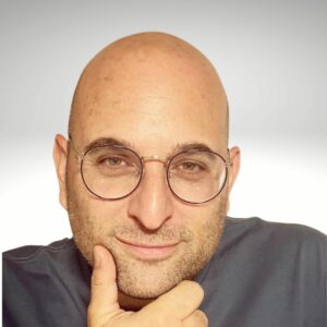 מוטי מור מרצה לקורס בניית אתרים במכללת HighQ Digital